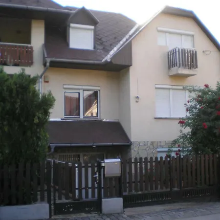 Maison d'hôtes Andi Vendeghaz *